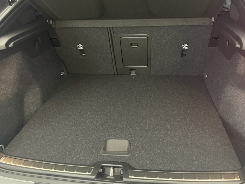 Volvo C40 E60 Core