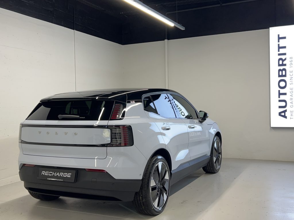 Volvo EX30 E60 Twin Ultra Performance AWD