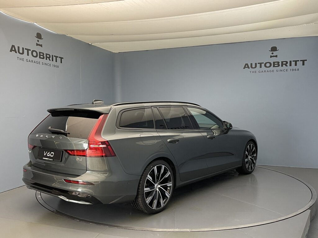 Volvo V60 2.0 B4 Ultra Dark