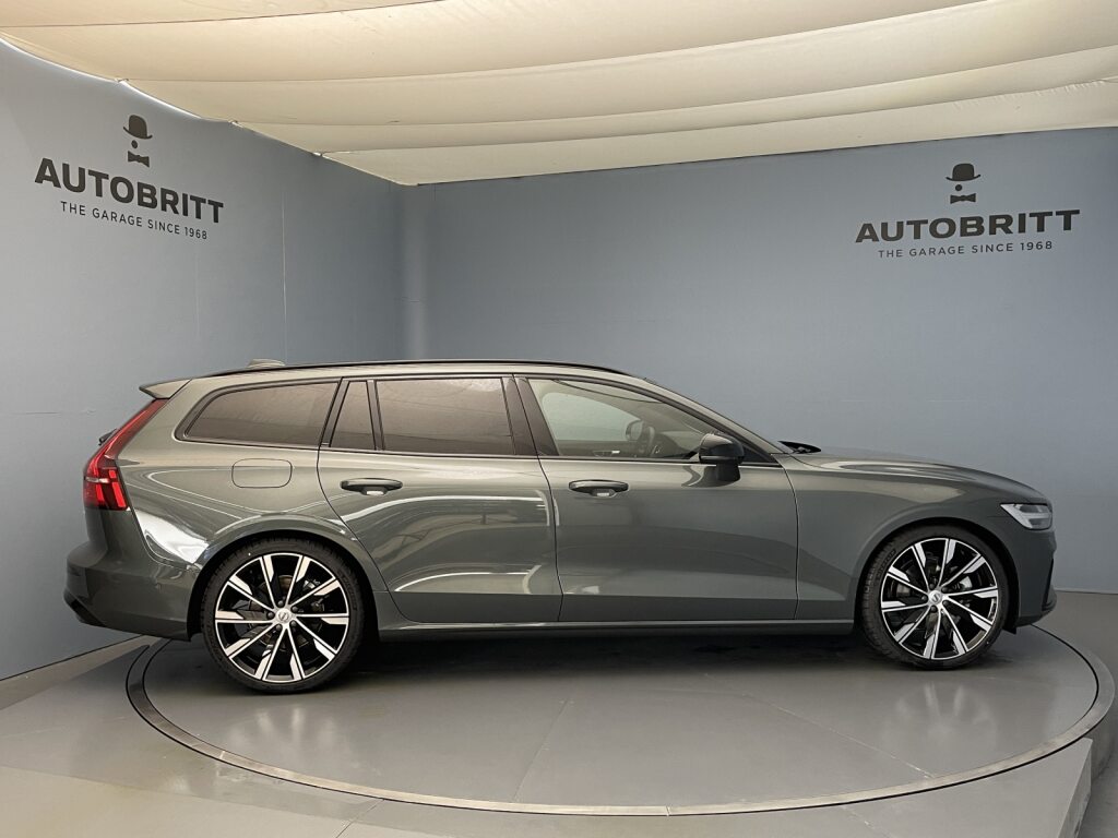 Volvo V60 2.0 B4 Ultra Dark