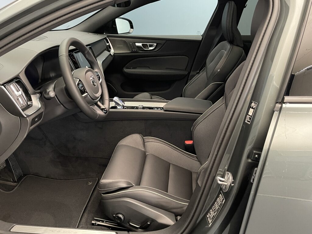 Volvo V60 2.0 B4 Ultra Dark