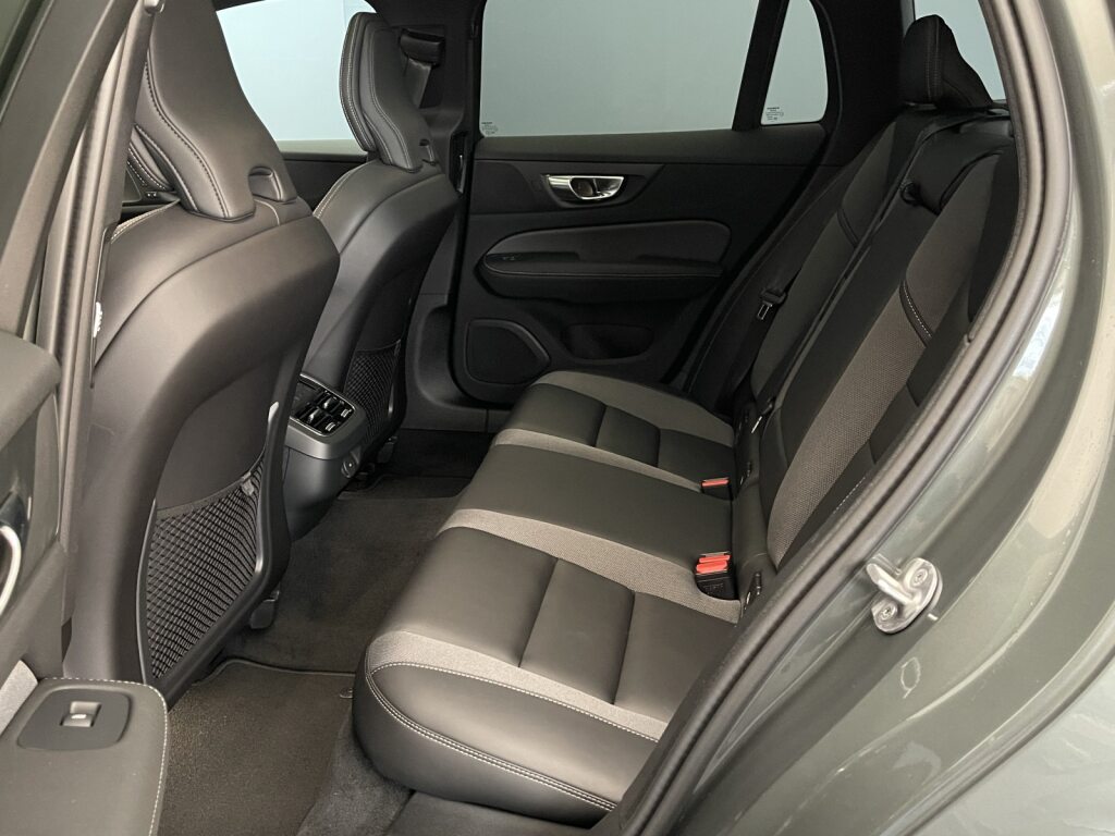 Volvo V60 2.0 B4 Ultra Dark