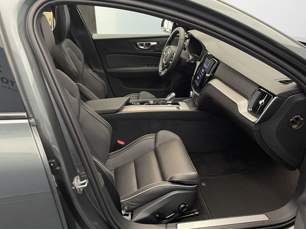 Volvo V60 2.0 B4 Ultra Dark