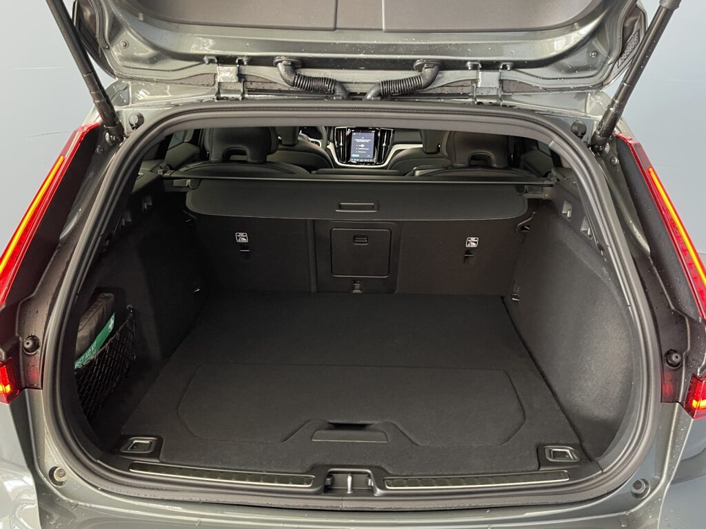 Volvo V60 2.0 B4 Ultra Dark