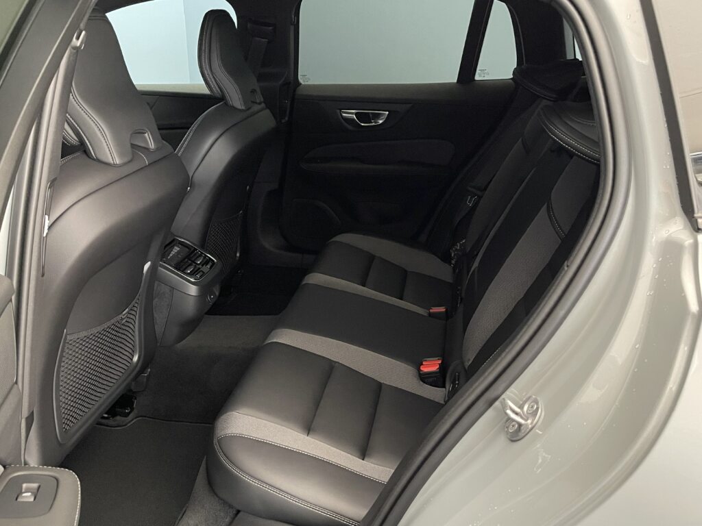 Volvo V60 2.0 B4 Ultra Dark