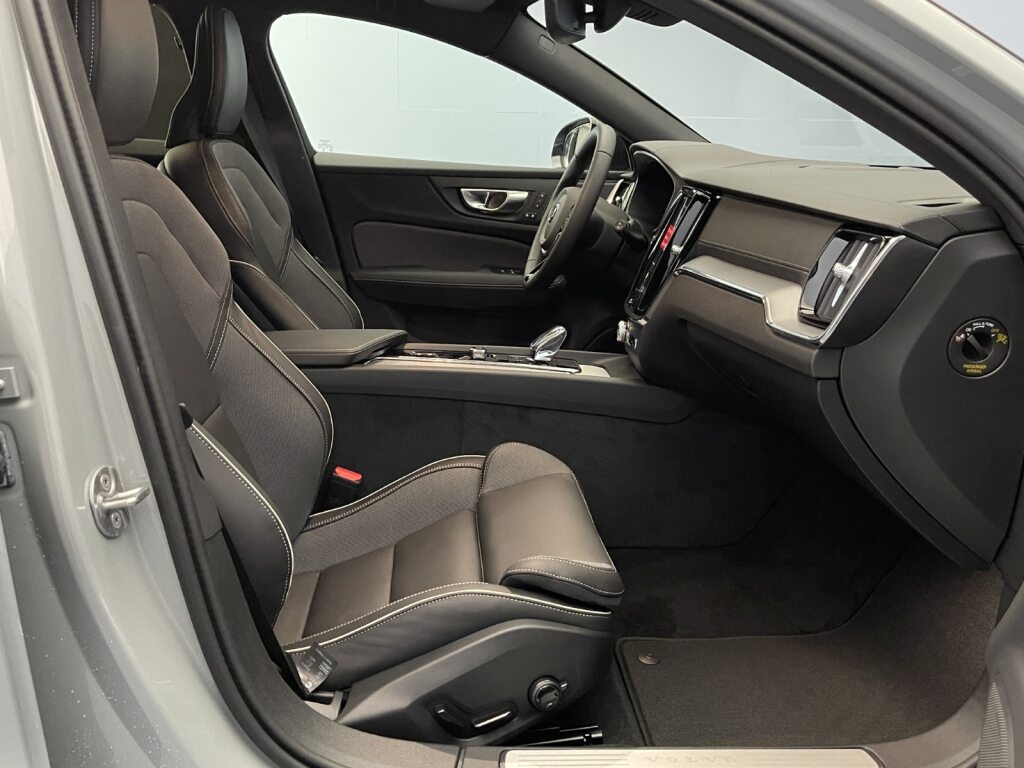 Volvo V60 2.0 B4 Ultra Dark