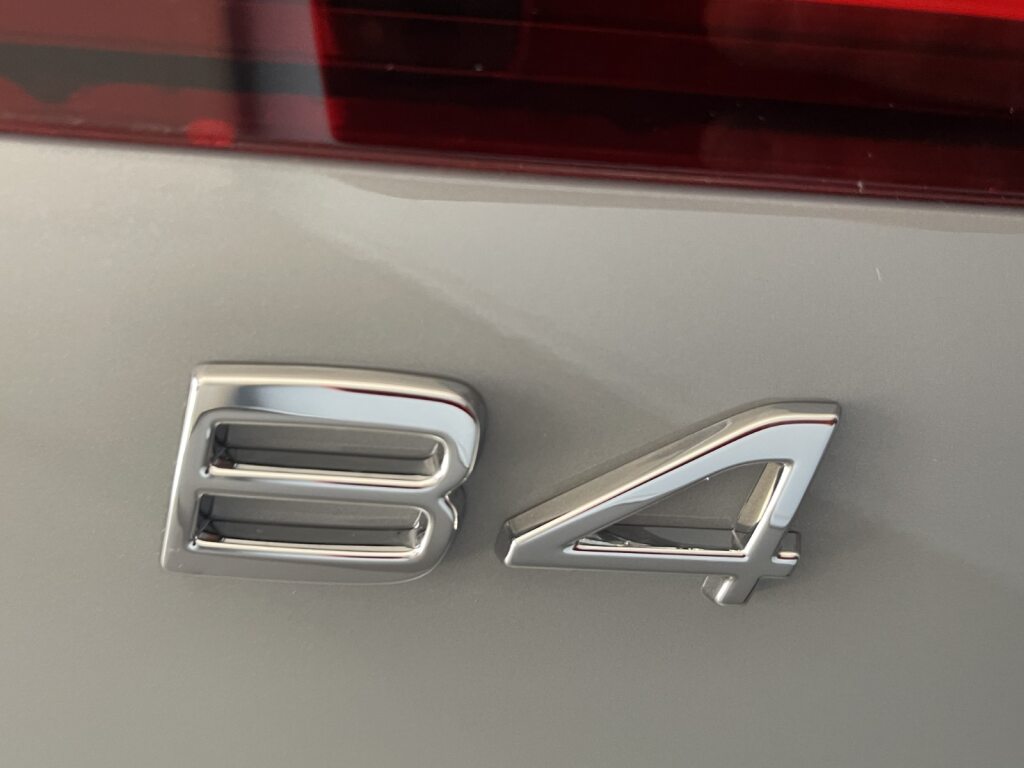 Volvo V60 2.0 B4 Ultra Dark