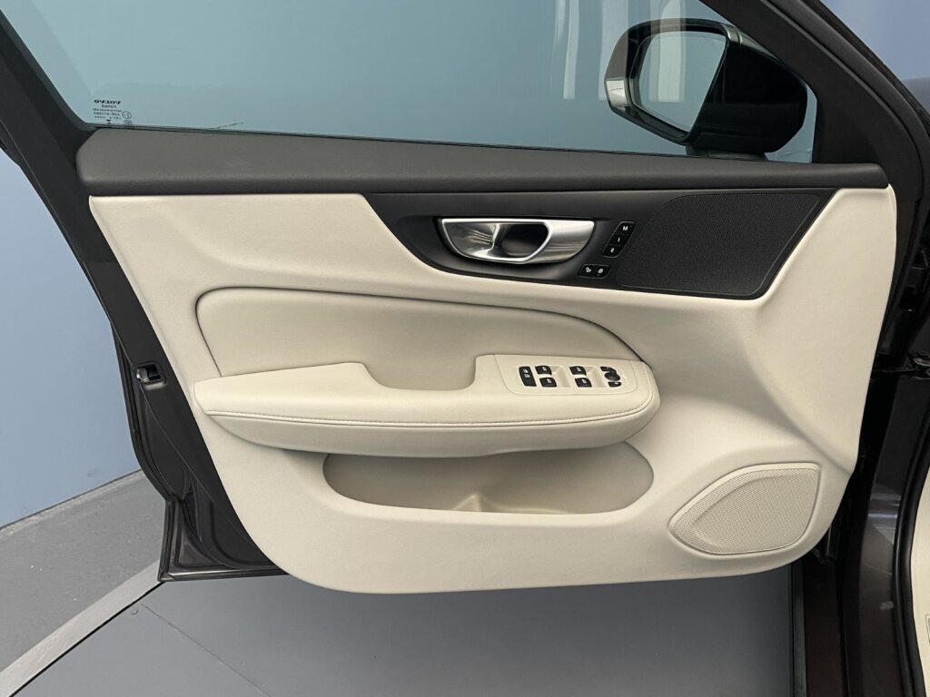 Volvo V60 2.0 T6 TE R-Design eAWD