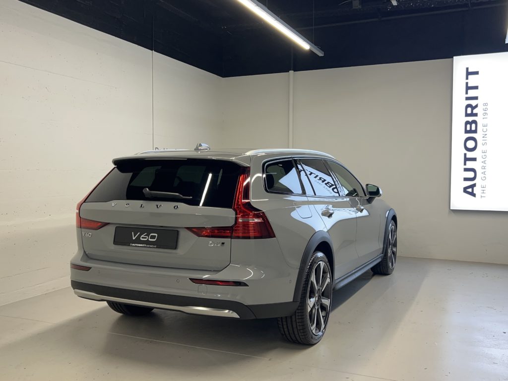 Volvo V60 Cross Country 2.0 B4 Ultimate AWD