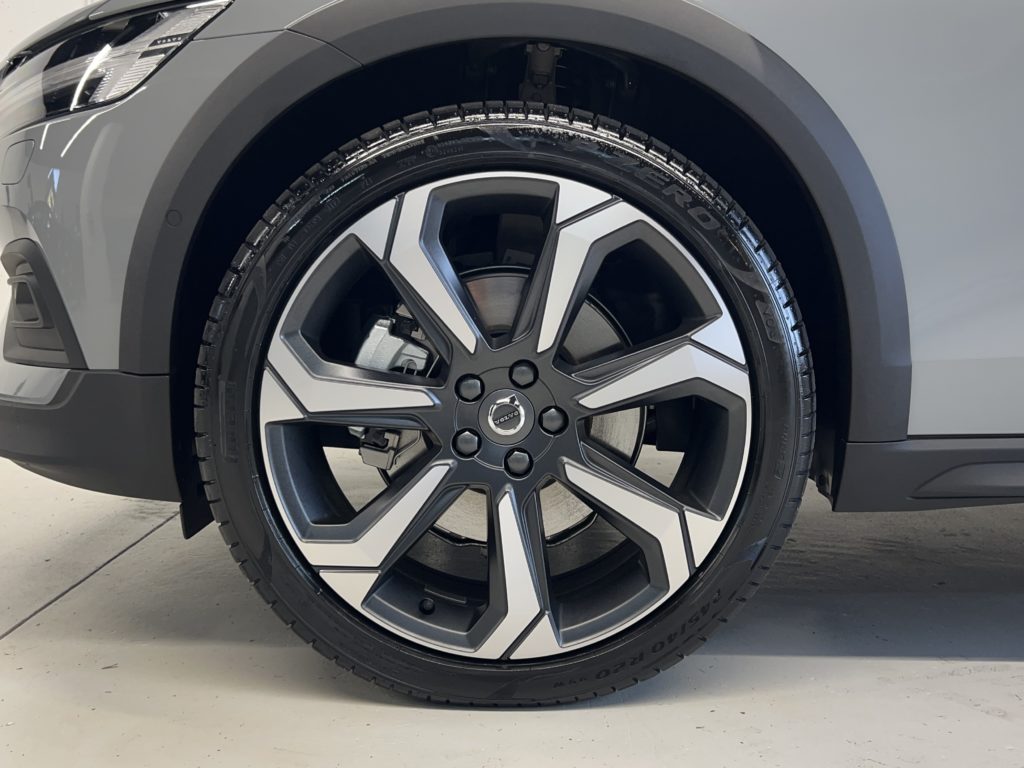 Volvo V60 Cross Country 2.0 B4 Ultimate AWD