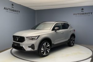 Volvo XC40 2.0 B3 MH Plus Dark