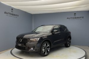 Volvo XC40 2.0 B3 MH Plus Dark
