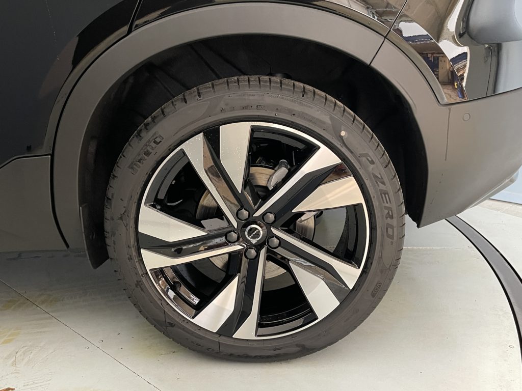 Volvo XC40 2.0 B3 MH Plus Dark
