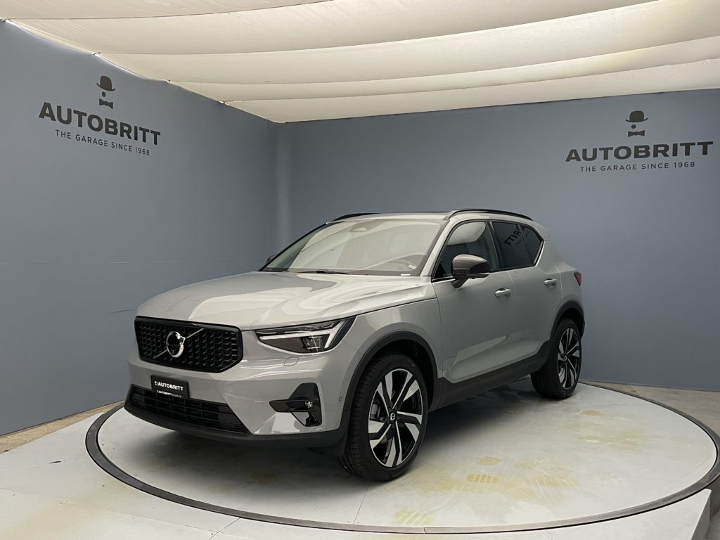 Volvo XC40 2.0 B3 MH Plus Dark