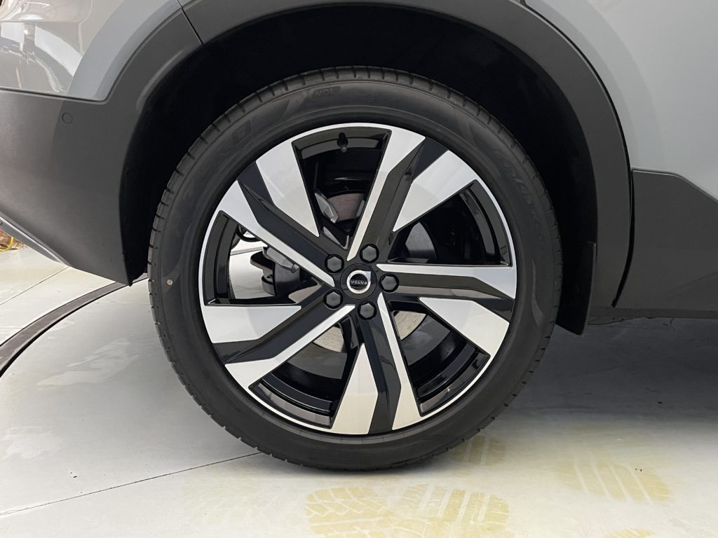 Volvo XC40 2.0 B3 MH Plus Dark