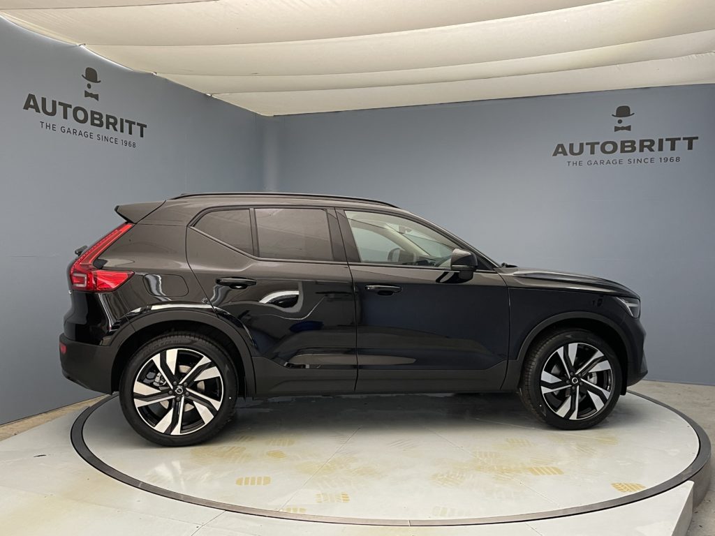 Volvo XC40 2.0 B3 MH Plus Dark