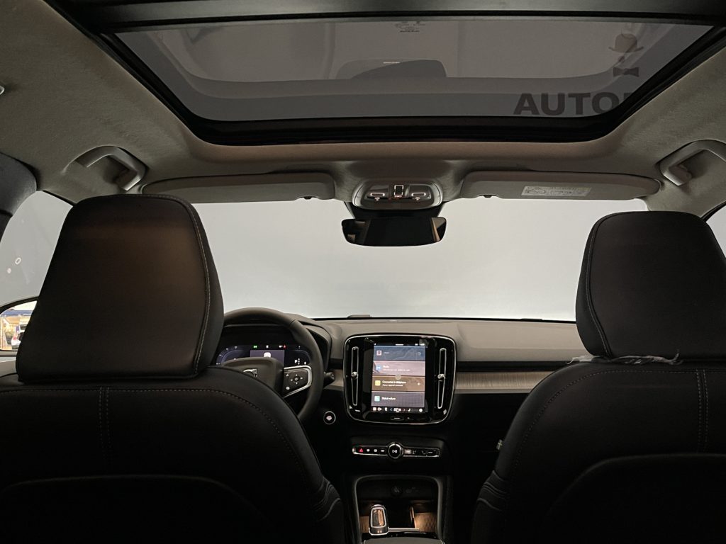 Volvo XC40 2.0 B3 MH Plus Dark