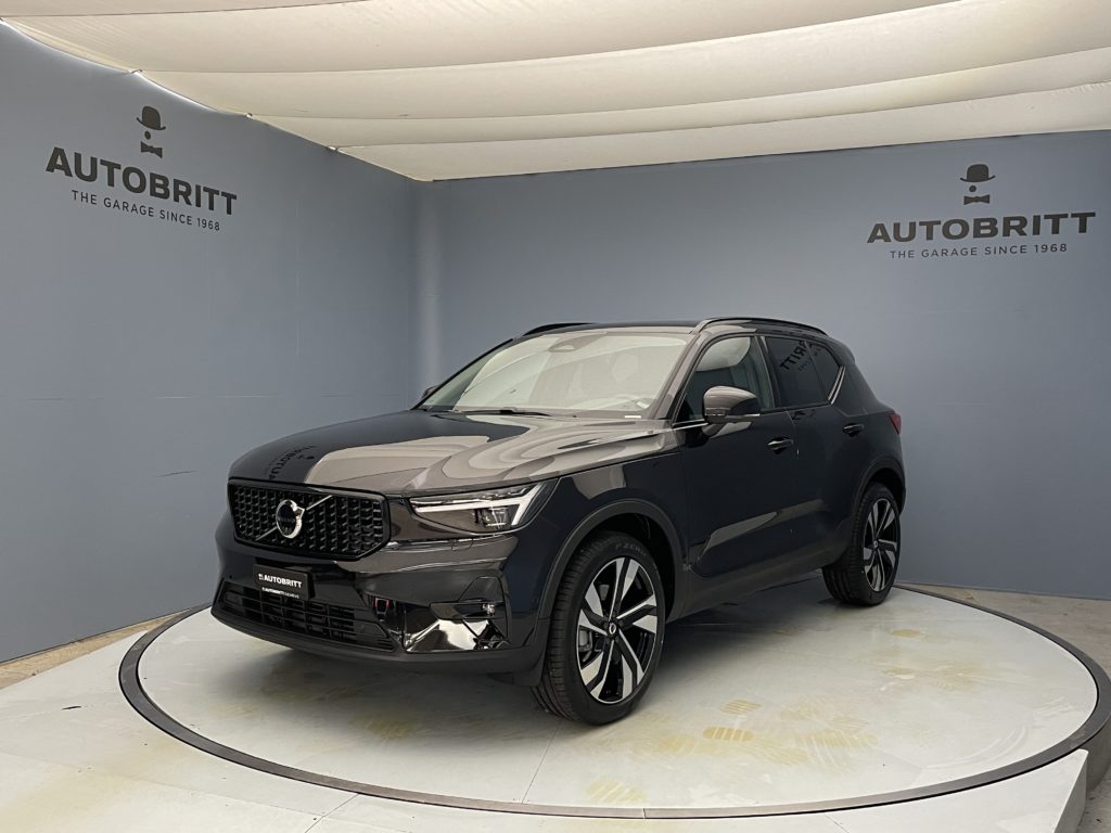 Volvo XC40 2.0 B3 MH Plus Dark