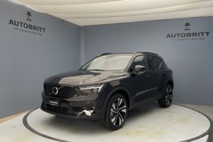 Volvo XC40 2.0 B3 MH Plus Dark