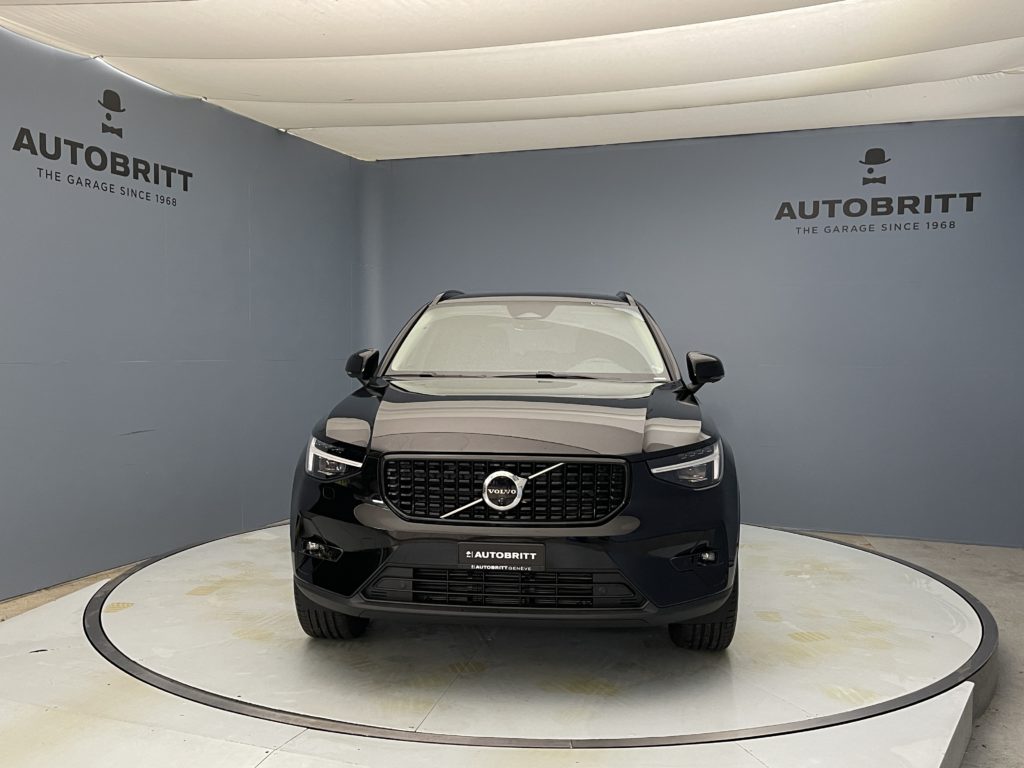 Volvo XC40 2.0 B3 MH Plus Dark