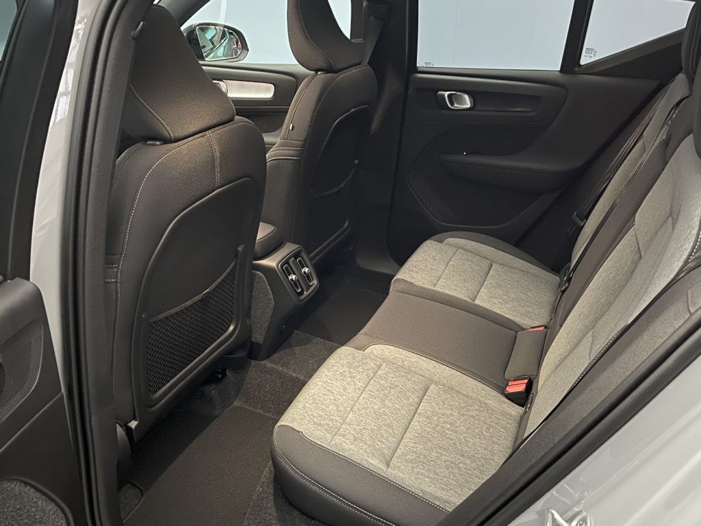 Volvo XC40 2.0 B3 MH Plus Dark