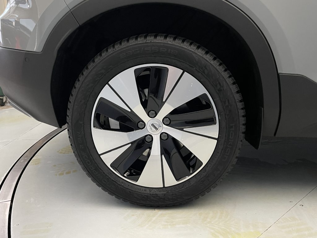 Volvo XC40 2.0 B3 MH Plus Dark