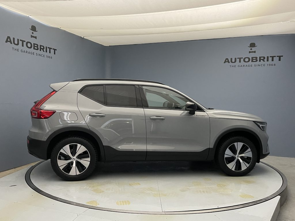 Volvo XC40 2.0 B3 MH Plus Dark