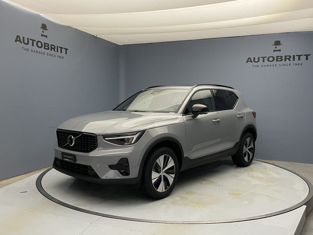 Volvo XC40 2.0 B3 MH Plus Dark