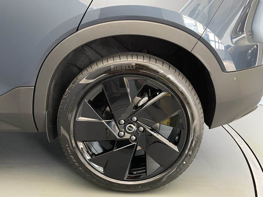 Volvo XC40 2.0 B4 MH Black Edition
