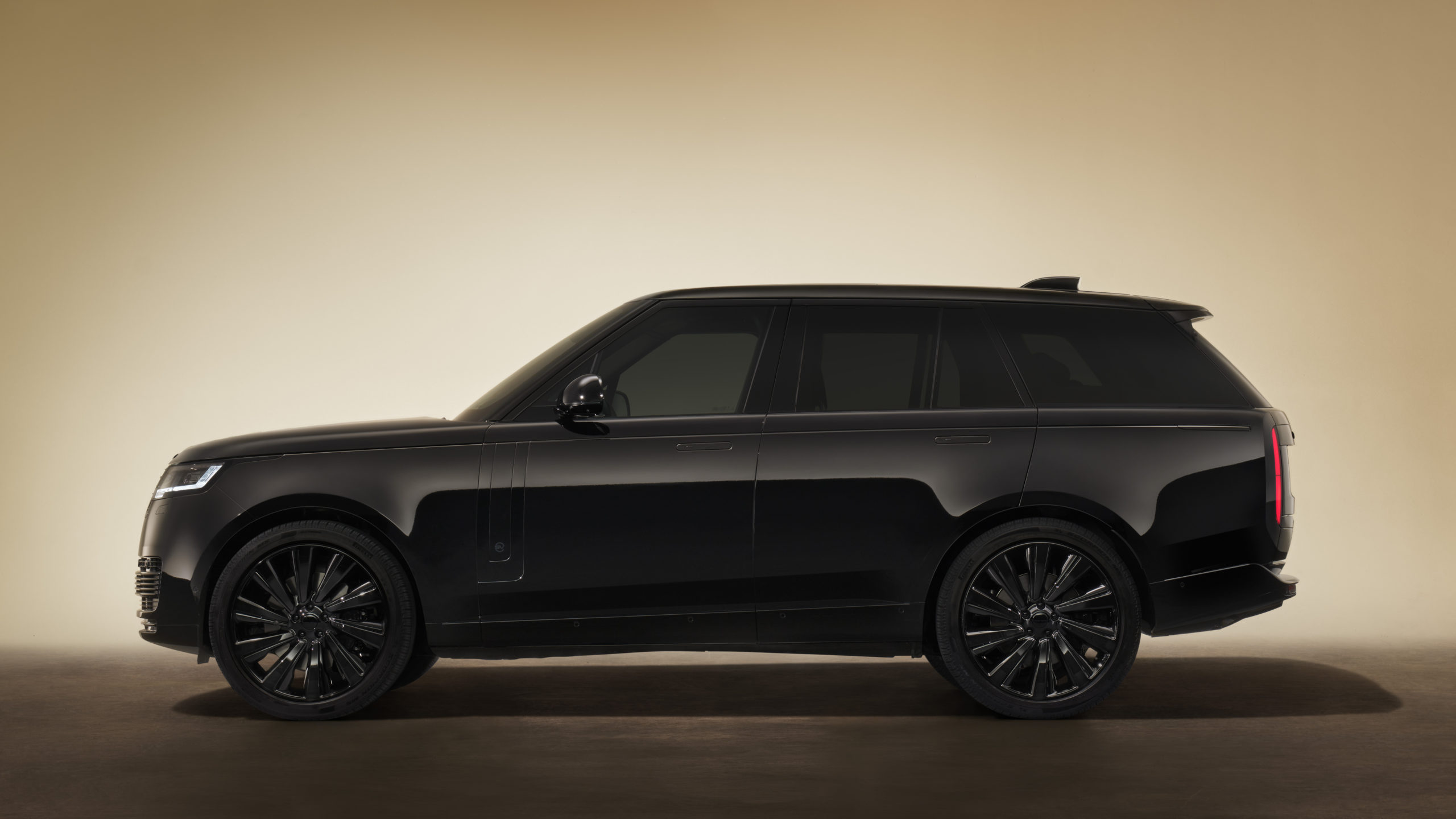 Range Rover SV Black Edition