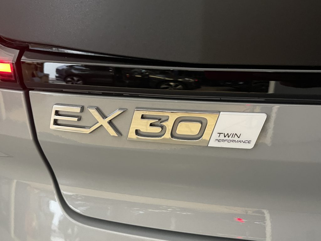 Volvo EX30 CC E60 Twin Performance AWD
