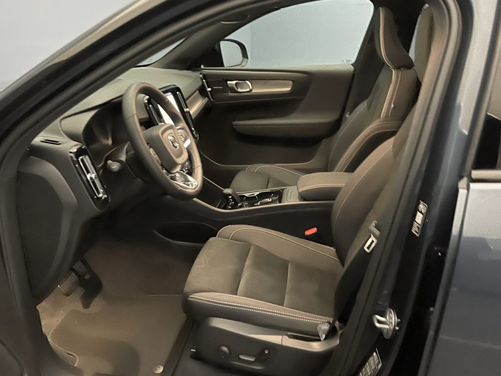 Volvo EX40 Twin Black Edition AWD