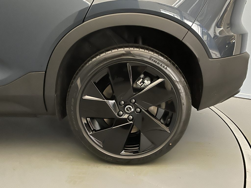 Volvo EX40 Twin Black Edition AWD