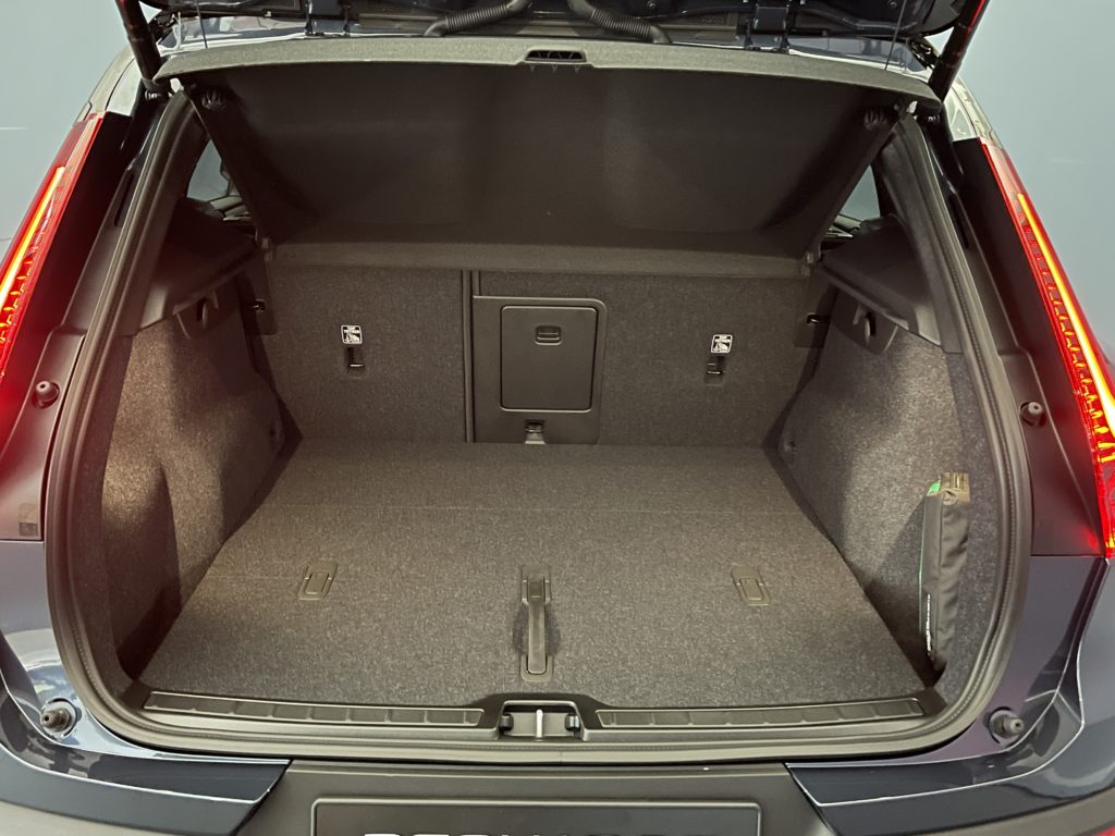 Volvo EX40 Twin Black Edition AWD