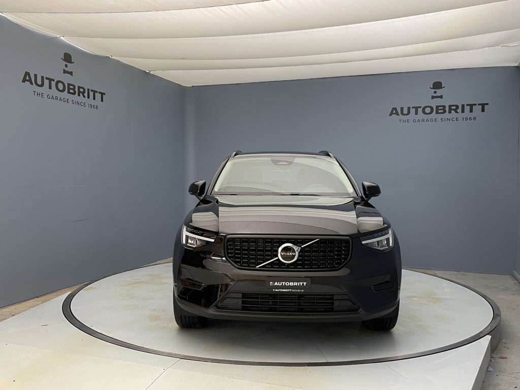 Volvo XC40 2.0 B3 MH Plus Dark