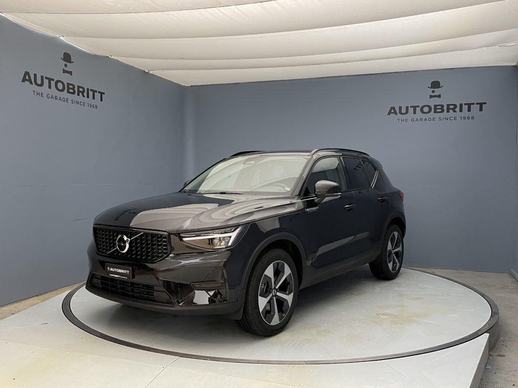 Volvo XC40 2.0 B3 MH Plus Dark