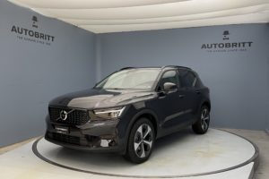 Volvo XC40 2.0 B3 MH Plus Dark