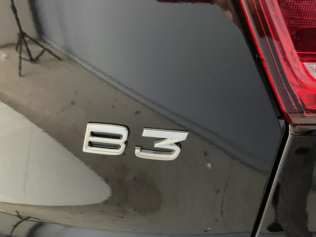 Volvo XC40 2.0 B3 MH Plus Dark