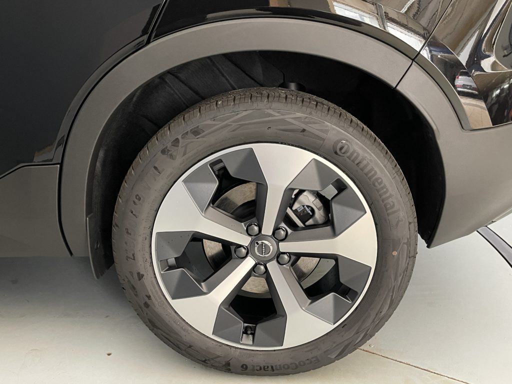 Volvo XC40 2.0 B3 MH Plus Dark