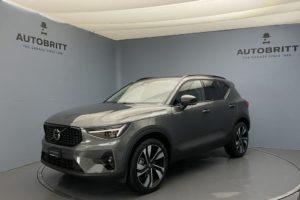 Volvo XC40 2.0 B3 MH Plus Dark