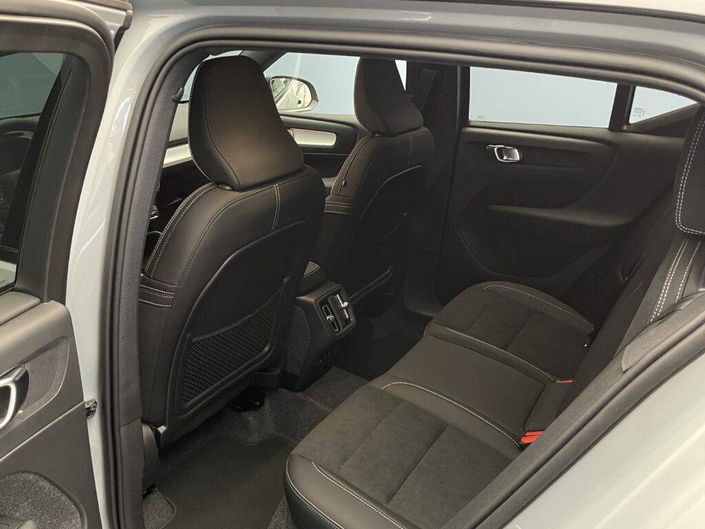 Volvo XC40 2.0 B4 MH Black Edition
