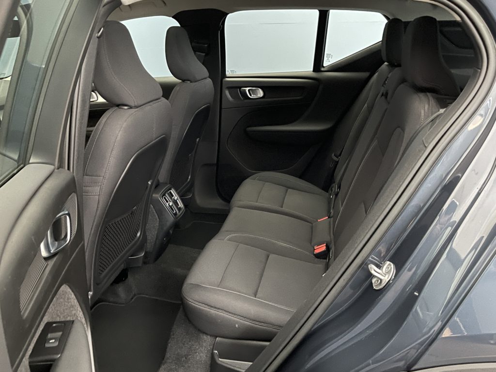 Volvo XC40 2.0 B4 MH Momentum AWD