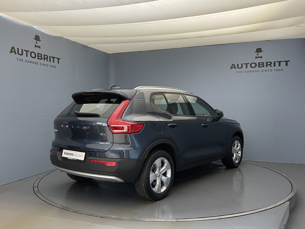 Volvo XC40 2.0 B4 MH Momentum AWD