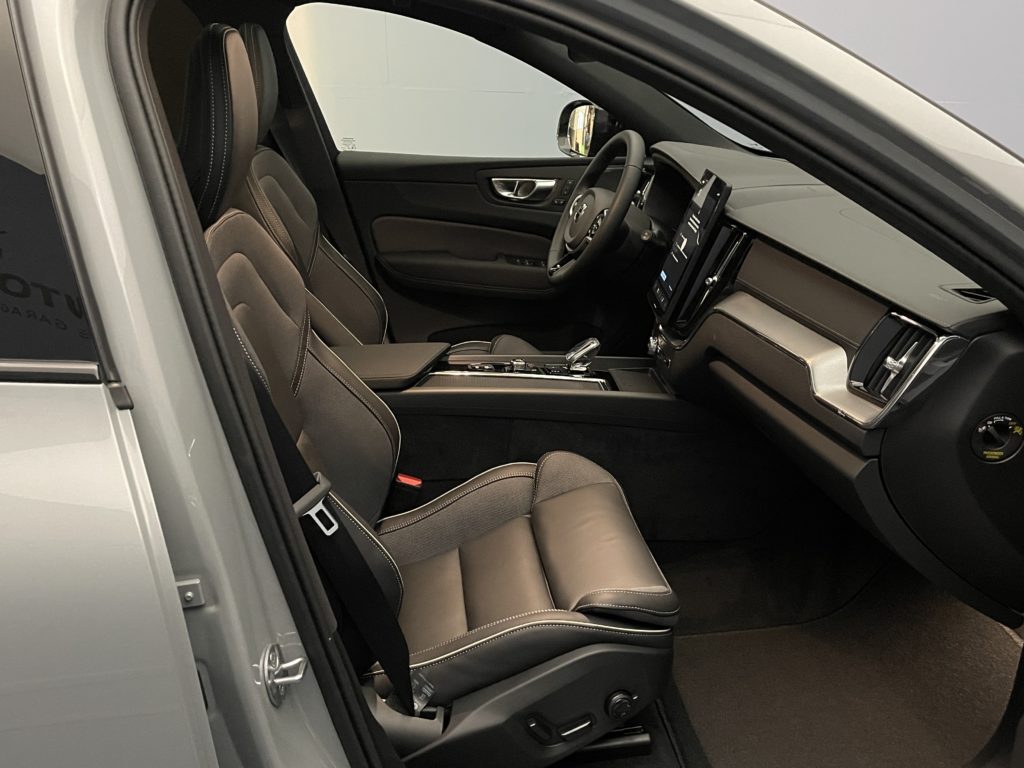 Volvo XC60 2.0 T6 TE Black Edition eAWD