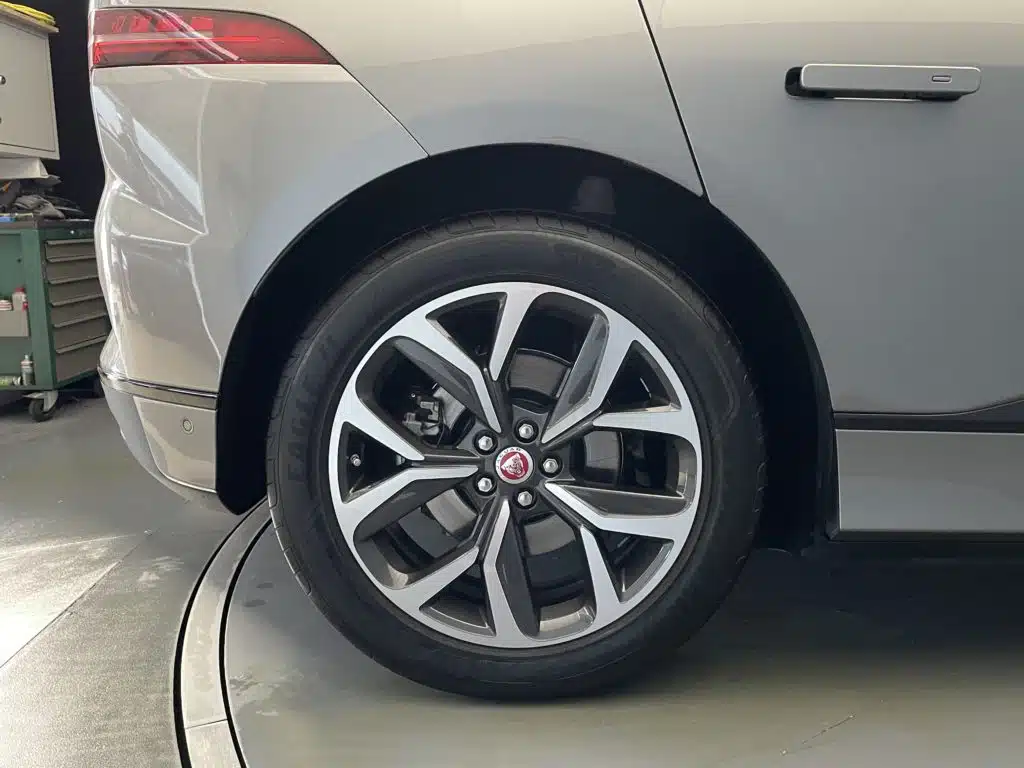 Jaguar I-Pace EV400 HSE AWD