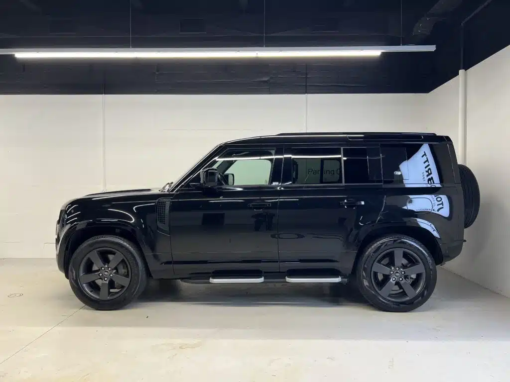 Land Rover Defender 110 2.0 P400e X-Dynamic SE