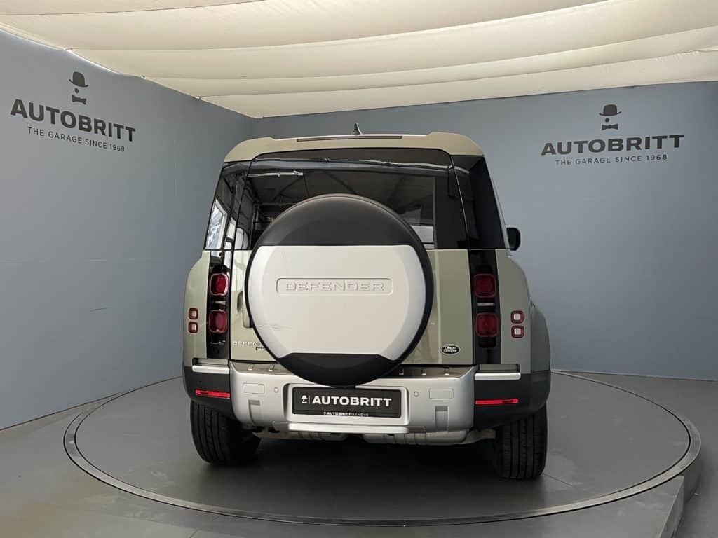 Land Rover Defender 110 2.0 SD4 240 S