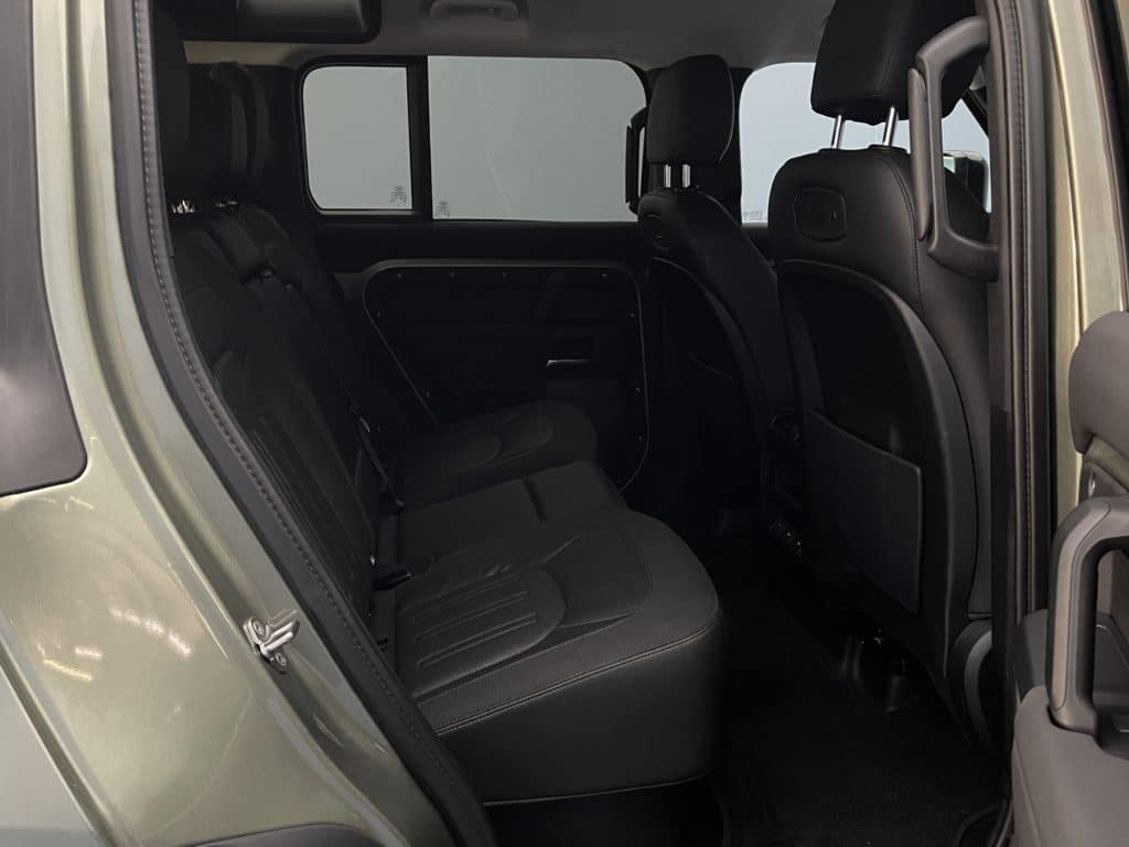 Land Rover Defender 110 2.0 SD4 240 S