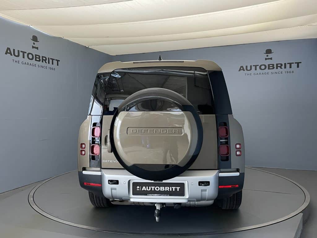 Land Rover Defender 130 3.0 D I6 SE