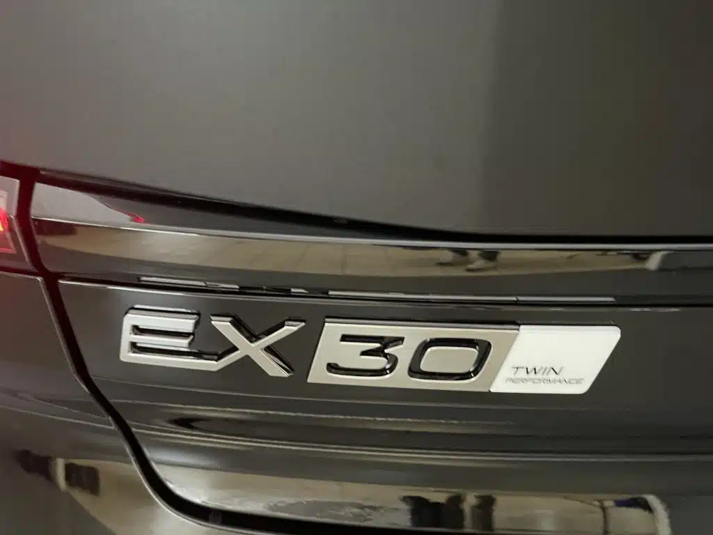 Volvo EX30 CC E60 Twin Performance AWD